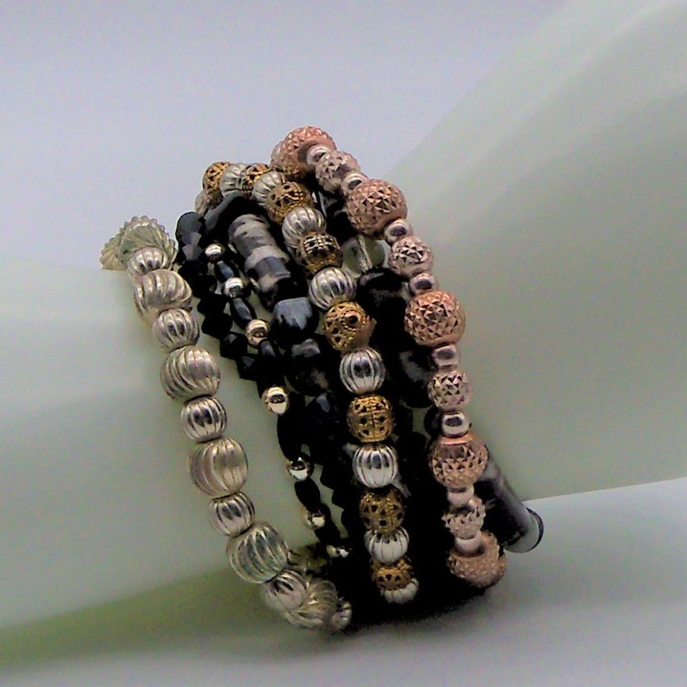 Handmade Stretchy Metal and Glass Bead Bracelet Set - Picture 8 of 11
